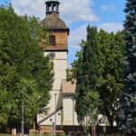 Revitalizovaný park u kostela sv. Václava v Horním Starém Městě