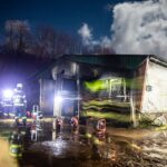 Požár ve Zlaté Olešnici, uhořelo 150 krav