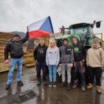 Protestní jízda zemědělců v Trutnově