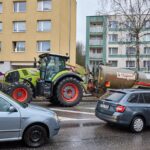 Protestní jízda zemědělců v Trutnově