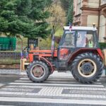 Protestní jízda zemědělců v Trutnově