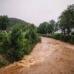 Rozvodněná řeka Úpa v Trutnově