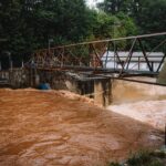 Rozvodněná řeka Úpa v Trutnově