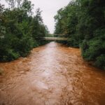 Rozvodněná řeka Úpa v Trutnově