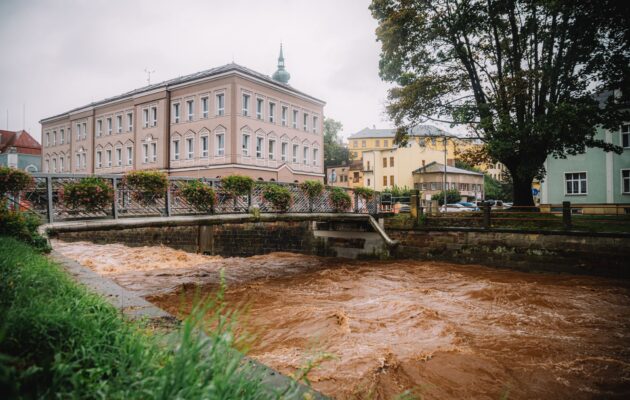 Stav ohrožení. Trutnov vyhlásil třetí povodňový stupeň