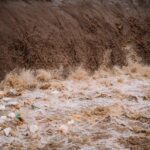 Rozvodněná řeka Úpa v Trutnově