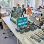 Předání daru firmy Siemens průmyslové škole