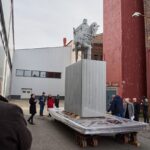 Výroba sochy Karla IV. ve firmě Kasper Kovo
