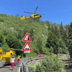 Na auto spadl v Krkonoších strom, tři lidé zemřeli