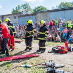 Srážka vlaku s autem při Dni železnice