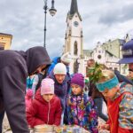 Sundání draka z věže Staré radnice