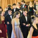 Taneční lekce středoškoláků v Národním domě