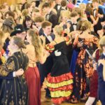 Taneční lekce středoškoláků v Národním domě