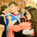 Taneční lekce středoškoláků v Národním domě