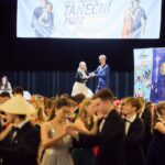 Taneční lekce středoškoláků v Národním domě