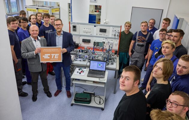 Průmyslovka pořídila nový výukový systém, z daru firmy TE Connectivity