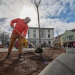 Sázení stromů v Trutnově na památku Olgy Havlové