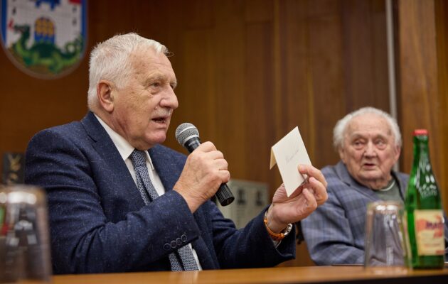 Václav Klaus gratuloval Miroslavu Šafaříkovi