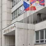 Tibetská vlajka před Novou radnicí