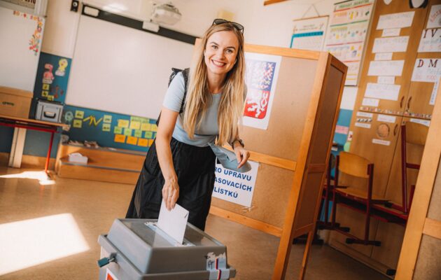 FOTO: Trutnovští občané vybírají příští krajské zastupitele