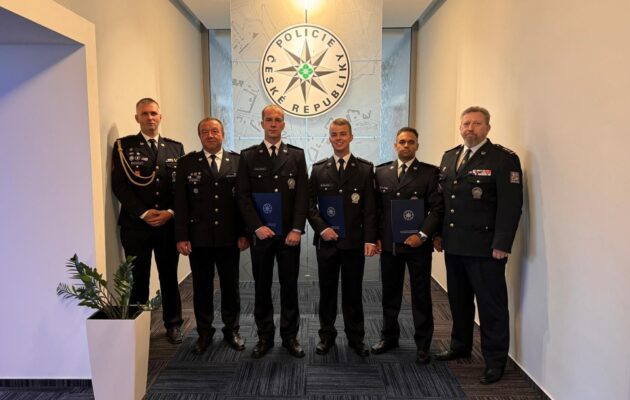 Pohotoví a obětaví policisté během dvou dnů zachránili dva lidské životy