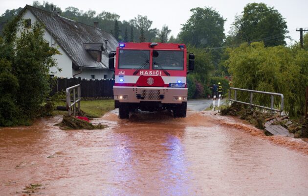 Na horním Labi ve Špindlerově Mlýně platí 3. povodňový stupeň, voda stoupá