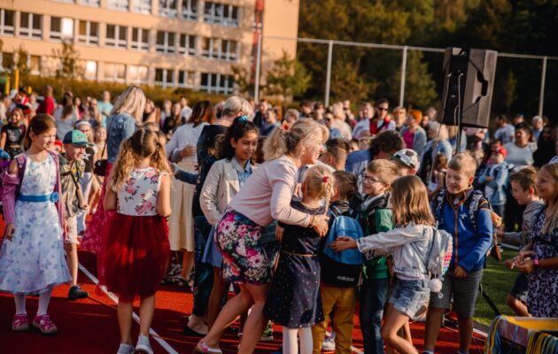 V základních školách v Trutnově začal školní rok, do lavic usedlo 349 prvňáčků