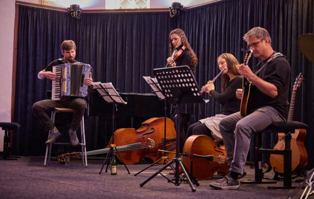 Festival Devět bran nabízí přednášku rabína, divadlo i židovskou zpěvačku
