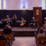 Festival Devět bran nabízí přednášku rabína, divadlo i židovskou zpěvačku