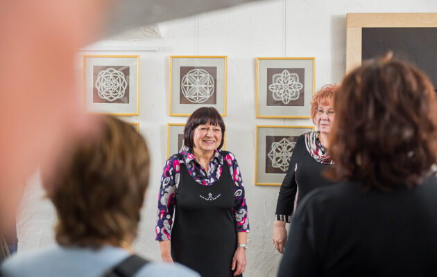 Z touhy po kráse vznikla výstava Evy Weberové nazvaná Kouzelné nítě