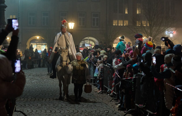 FOTO: Veselení s Martinem na Krakonošově náměstí