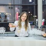 Malíř Maxim z Los Angeles pronikl do Uffa propojením kaligrafie s abstrakcí