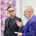 Malíř Maxim z Los Angeles pronikl do Uffa propojením kaligrafie s abstrakcí