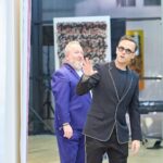 Malíř Maxim z Los Angeles pronikl do Uffa propojením kaligrafie s abstrakcí