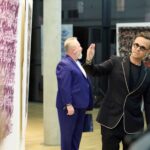 Malíř Maxim z Los Angeles pronikl do Uffa propojením kaligrafie s abstrakcí