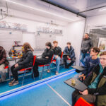 Kamión předělaný na třídu ukázal žákům moderní technologie