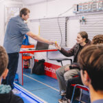 Kamión předělaný na třídu ukázal žákům moderní technologie