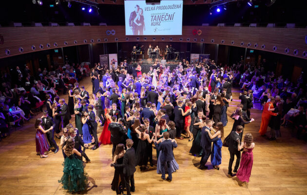 Velká prodloužená na tanečních v Uffu