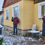 Ze zahrady na náměstí. Trutnov už má v centru města vánoční strom