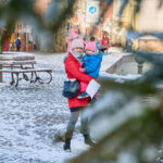 Ze zahrady na náměstí. Trutnov už má v centru města vánoční strom