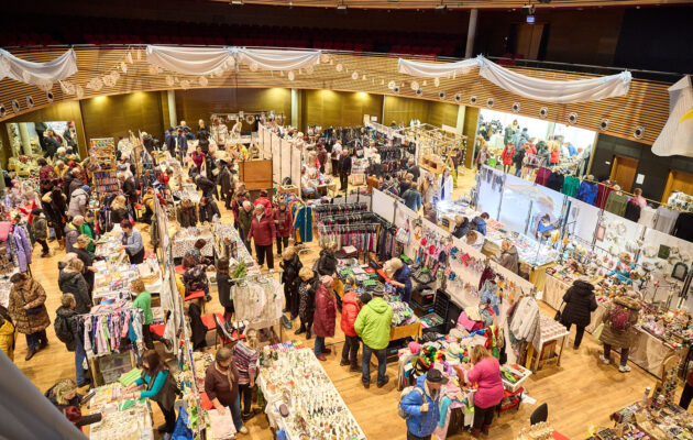 FOTO: Adventní trhy v Uffu lákají na kouzelnou vánoční atmosféru