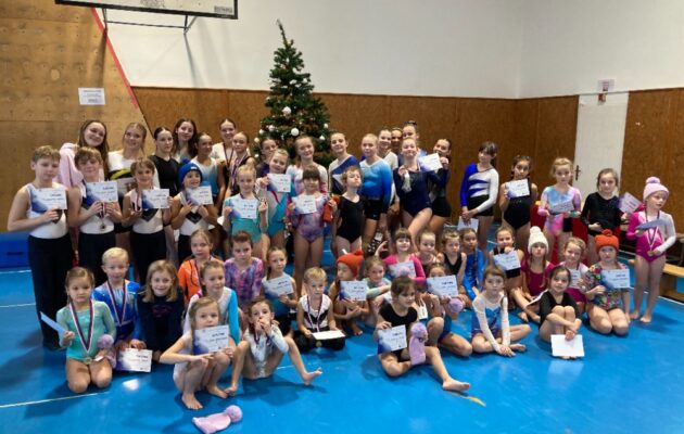 Gymnastický rok 2024 završil Vánoční dvojboj na Komendě