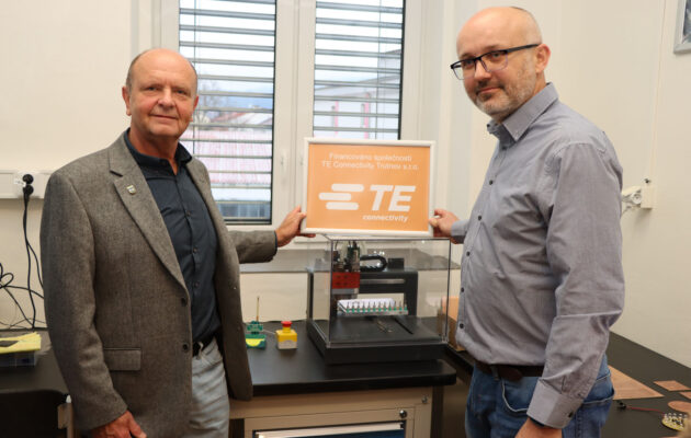 SPŠ Trutnov získala dar od TE Connectivity