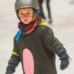 Škola bruslení: závěrečná lekce s karnevalem masek