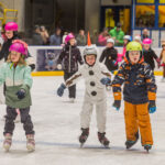 Škola bruslení: závěrečná lekce s karnevalem masek