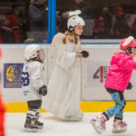 Škola bruslení: závěrečná lekce s karnevalem masek