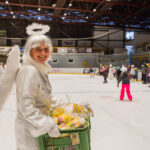 Škola bruslení: závěrečná lekce s karnevalem masek