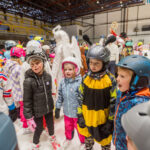 Škola bruslení: závěrečná lekce s karnevalem masek