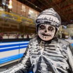 Škola bruslení: závěrečná lekce s karnevalem masek