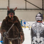 Škola bruslení: závěrečná lekce s karnevalem masek